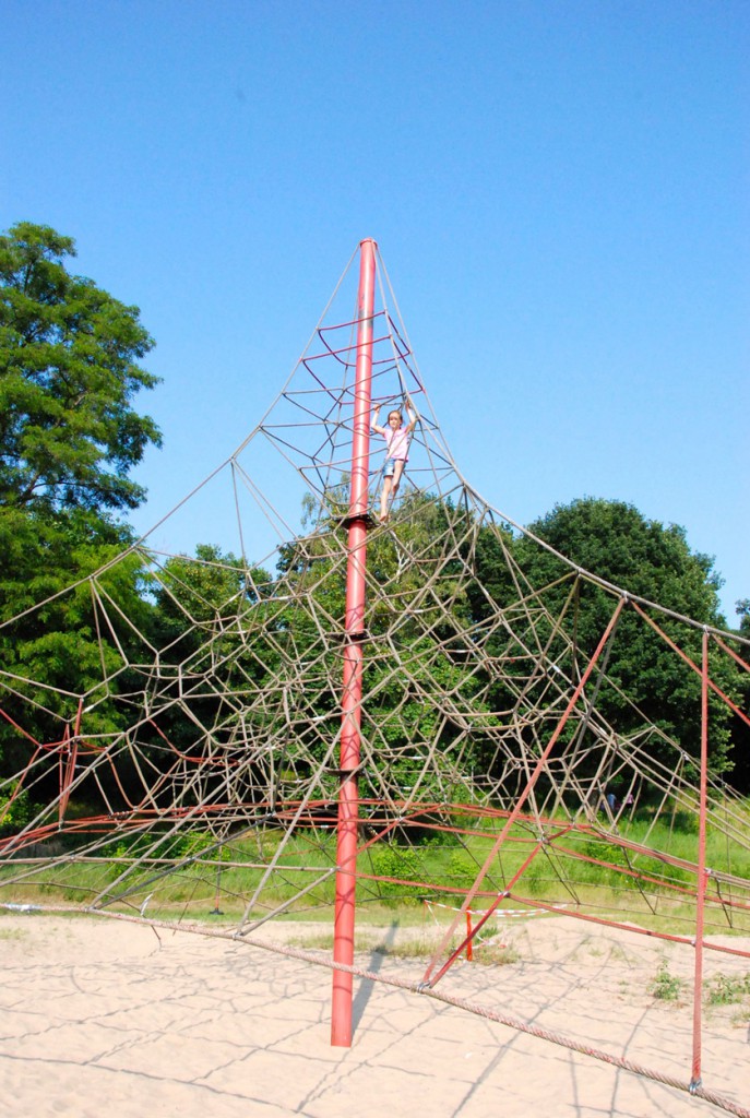grosses-klettergeruest-strandbad-wannsee