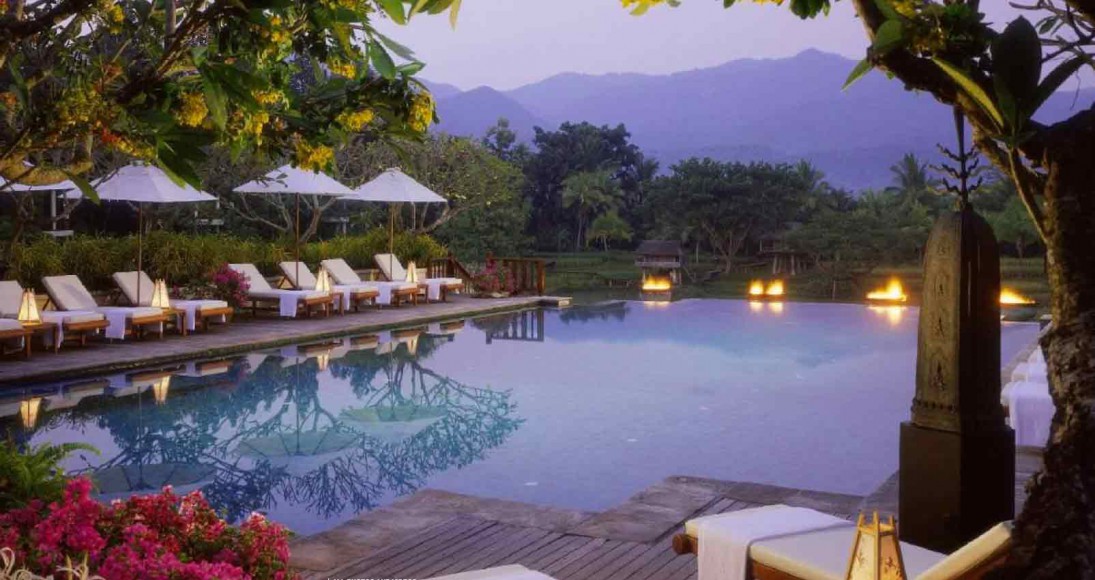 Four-seasons-chiang-mai-pool-smart-family-travel