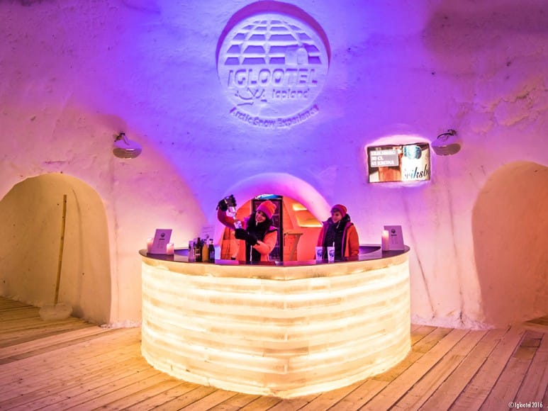 Looping-im-IGLOOTEL_Lappland-Icebar