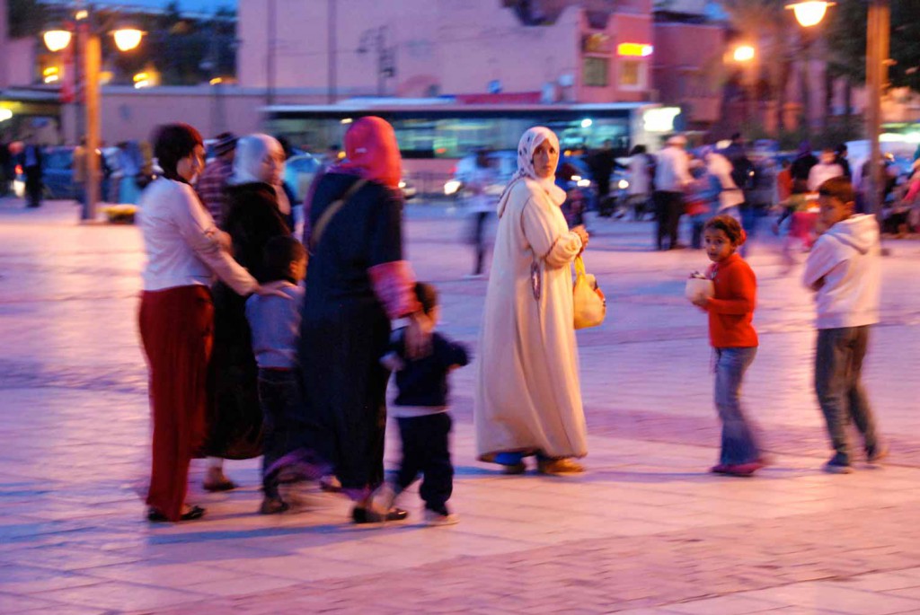 Kurztripp nach Marrakesch vorplatz der Koutoubia Moschee