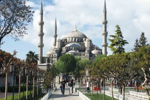 Istanbul classics: Blaue Moschee, Zisterne und Shisha rauchen.