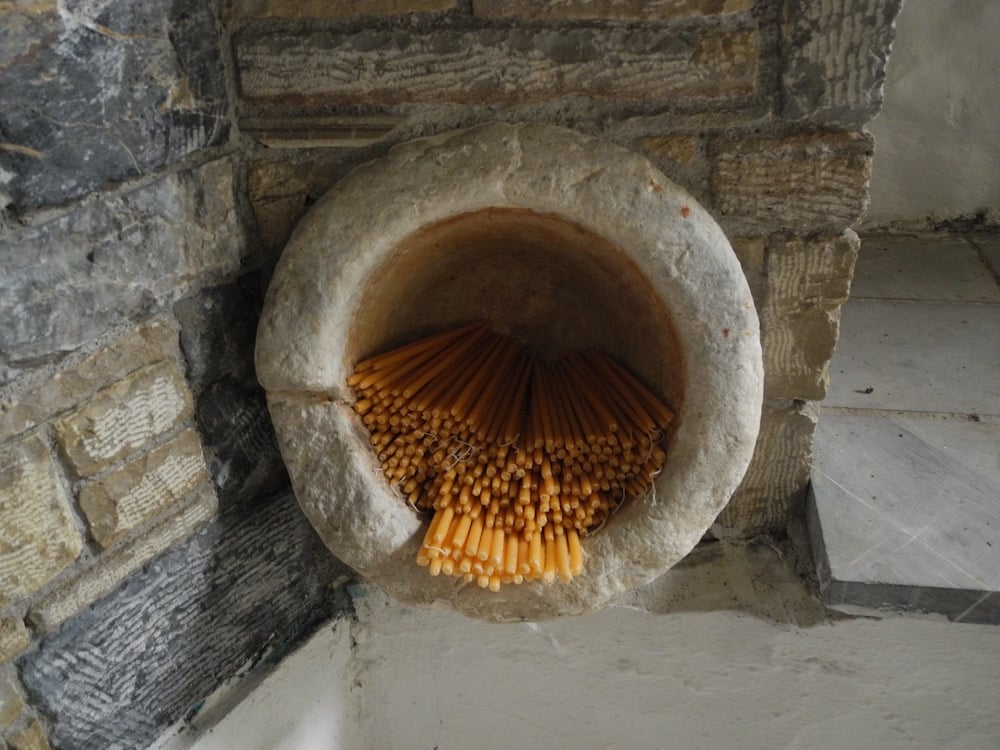 Kerzen-in-der-kirche-griechische-insel-Samos-©looping