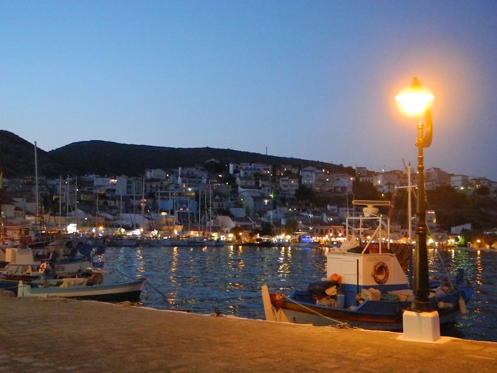 pythagorio-Sommer-nacht-griechische-insel-Samos-©looping