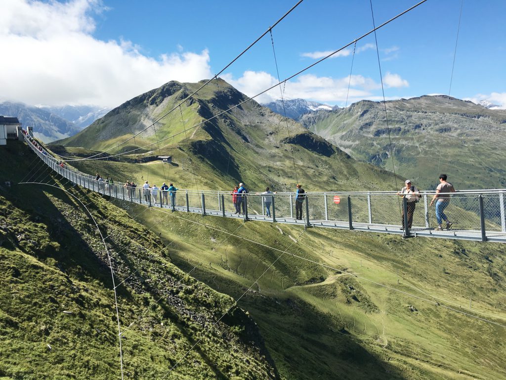Haengebruecke Stunberkogel 9 faszinierende Aussichtspunkte und Landschaften ©looping-magazin