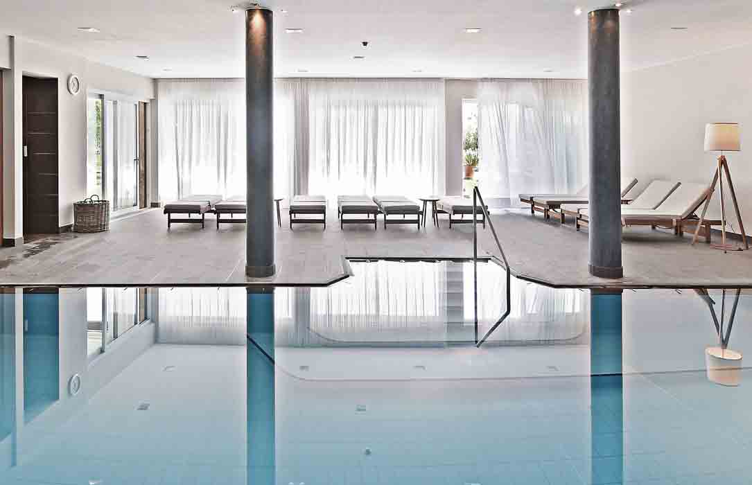 indoor-pool-hotel-schwarzschmied