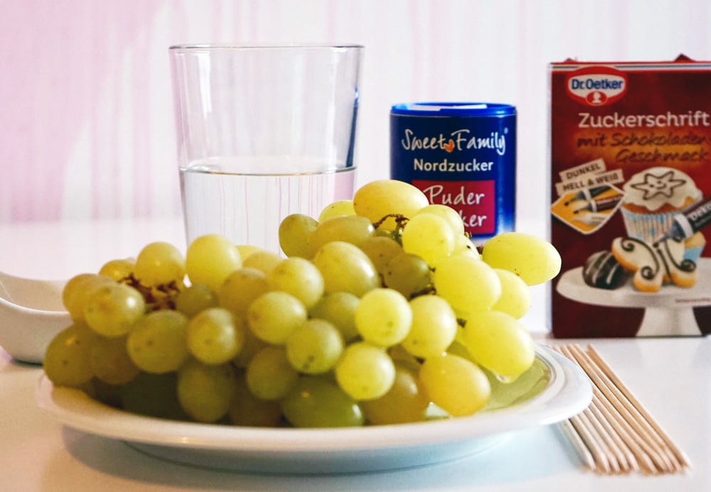 Halloween Rezepte zutaten weintraubenwurm für halloween basteln