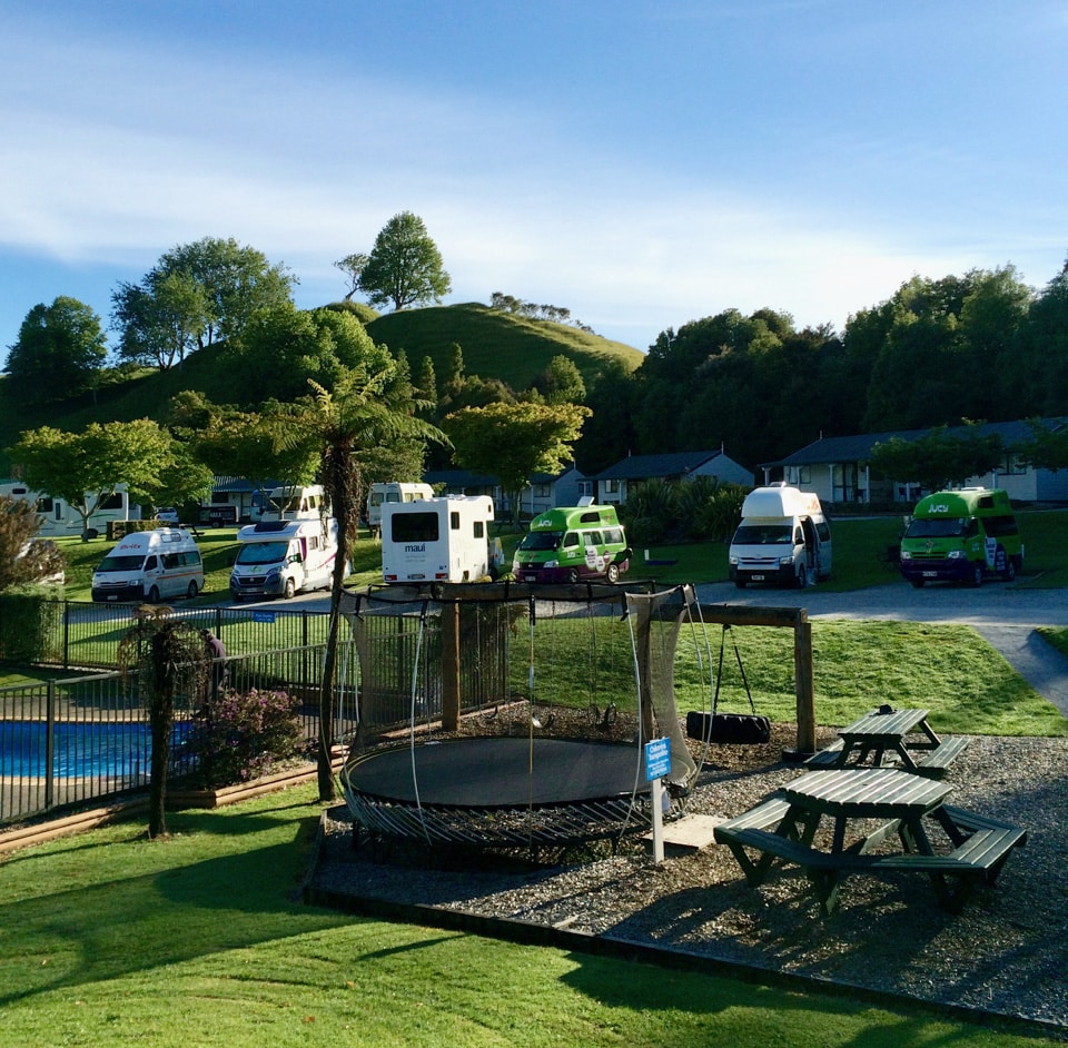 top10campingground-waitomo-caves-neuseeland-loopingmagazin_3976