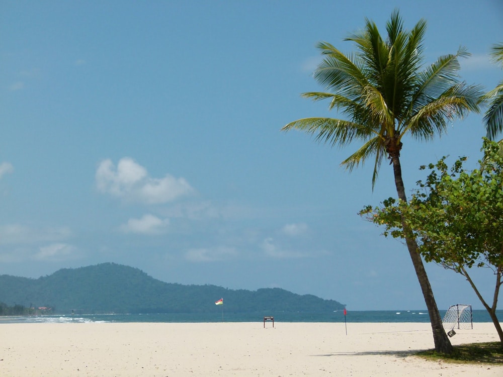 malaysia-borno-teens-on-tour-strand-for-family-reisen