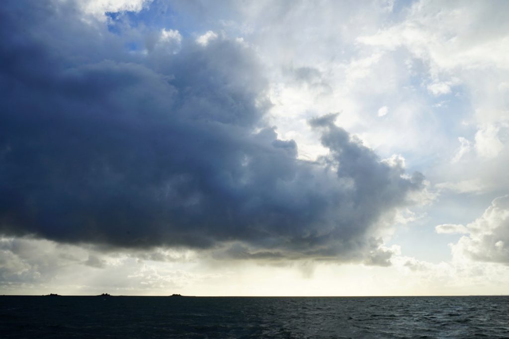 wolken ueber dem Meer