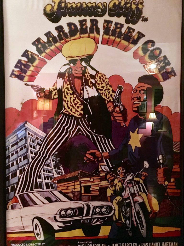 Filmplakat von The Harder They Come in Jakes Hotel auf Jamaika