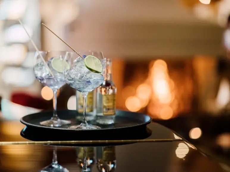 csm_restaurant_cocktail-kamin_189_c_chris-perkels_68493787f6