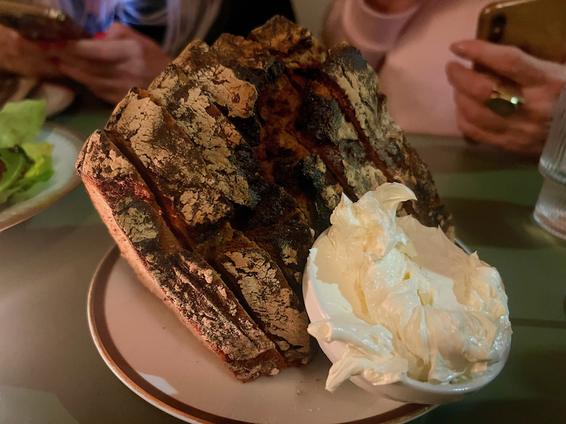 Rosi Wien Beisl Sauerteigbrot