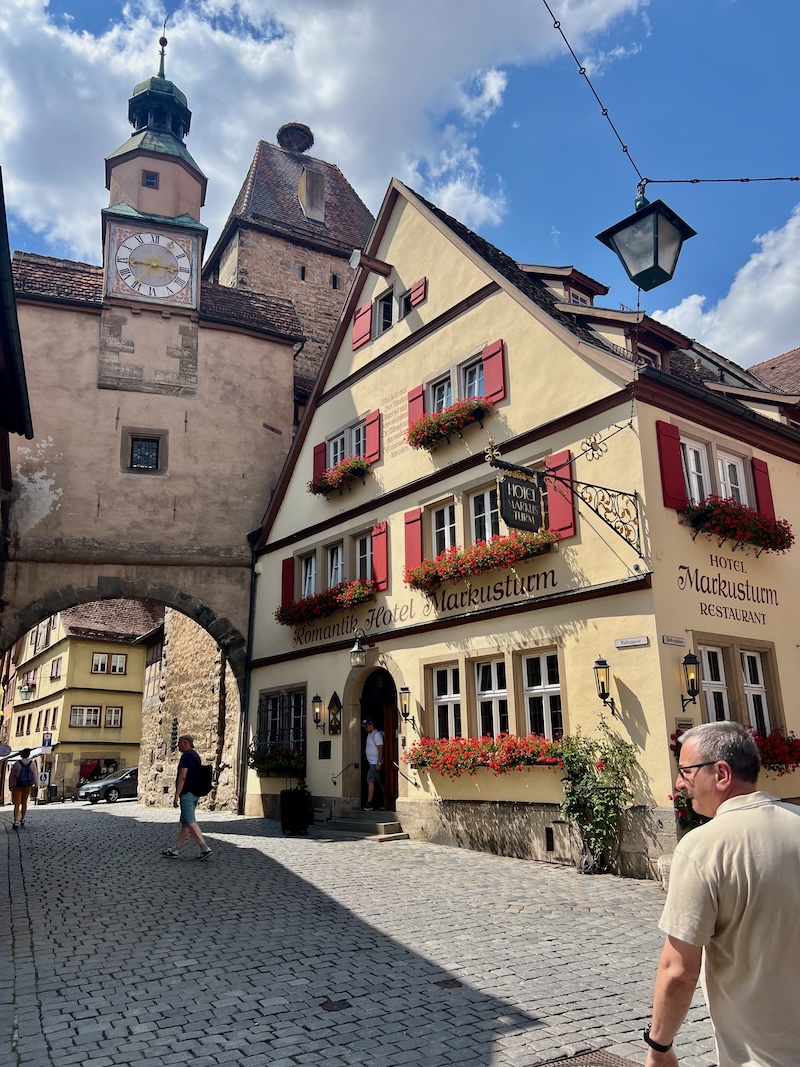 Rothenburg ob der Tauber mit Hund