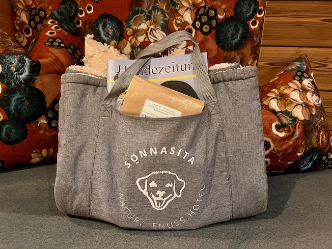 Sonnasita-Hotel-Natur-Genuss-Hundetasche